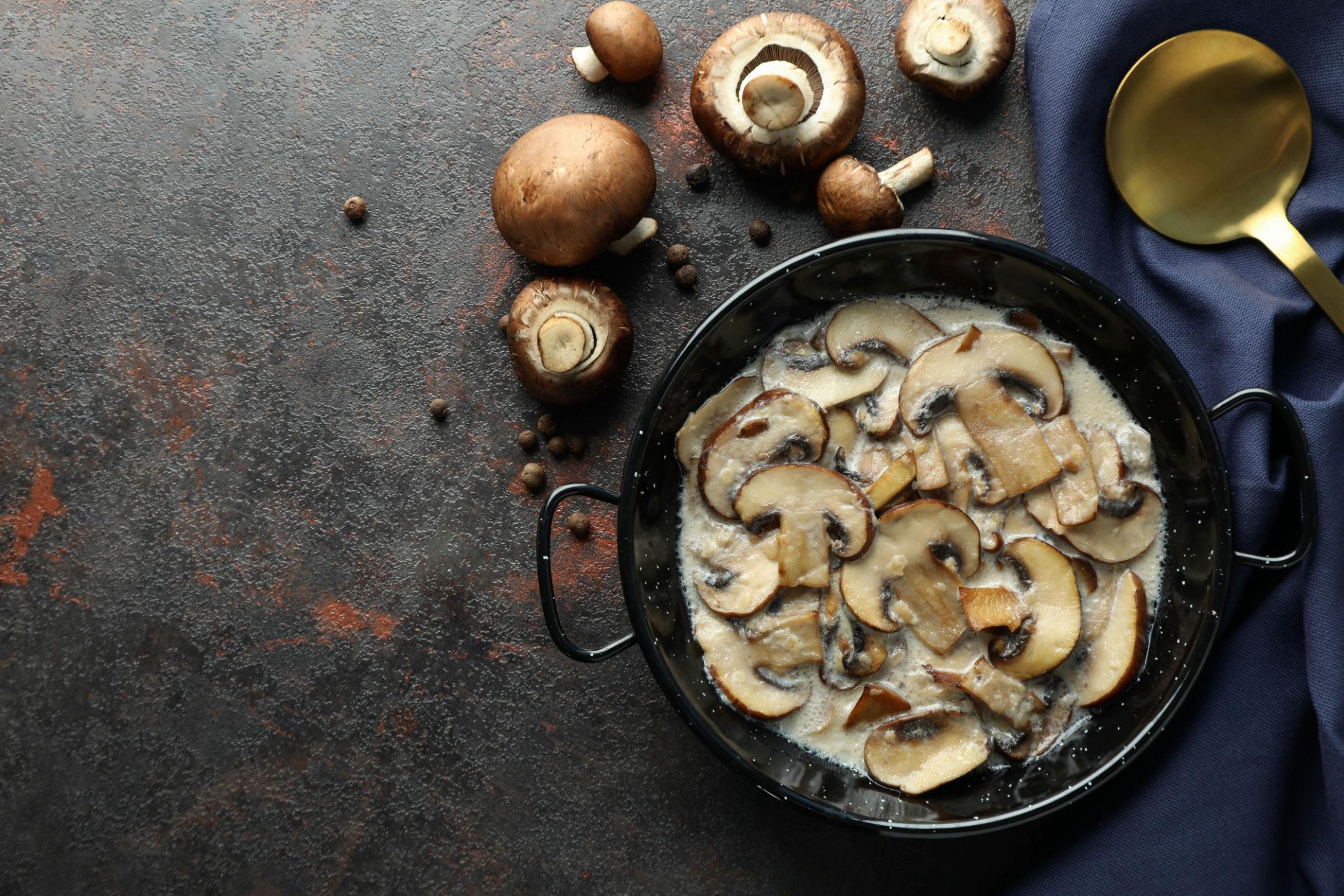 Garlic and Mushroom Sauce for Fondue